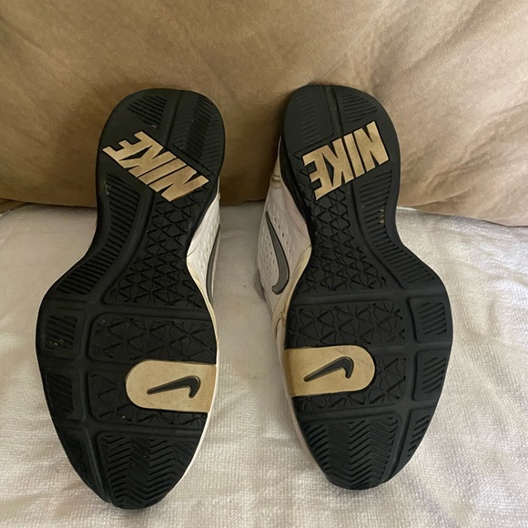 Nike - Picture 5 of 5